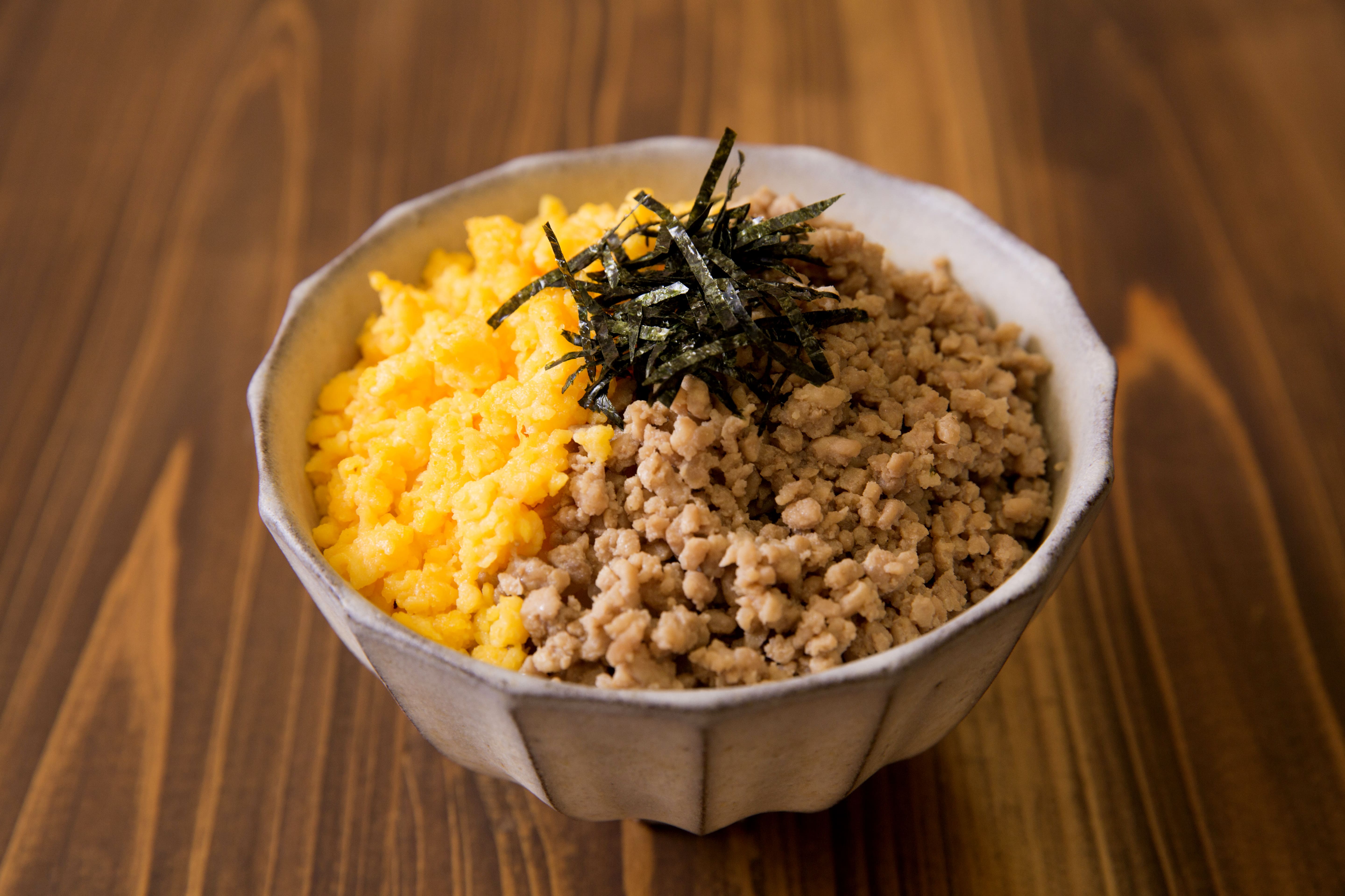 ひき肉と卵の2色そぼろ丼 豚肉通販 和豚もちぶた 公式 国産豚肉のお取り寄せ お歳暮 お中元 ギフトなど贈り物に人気