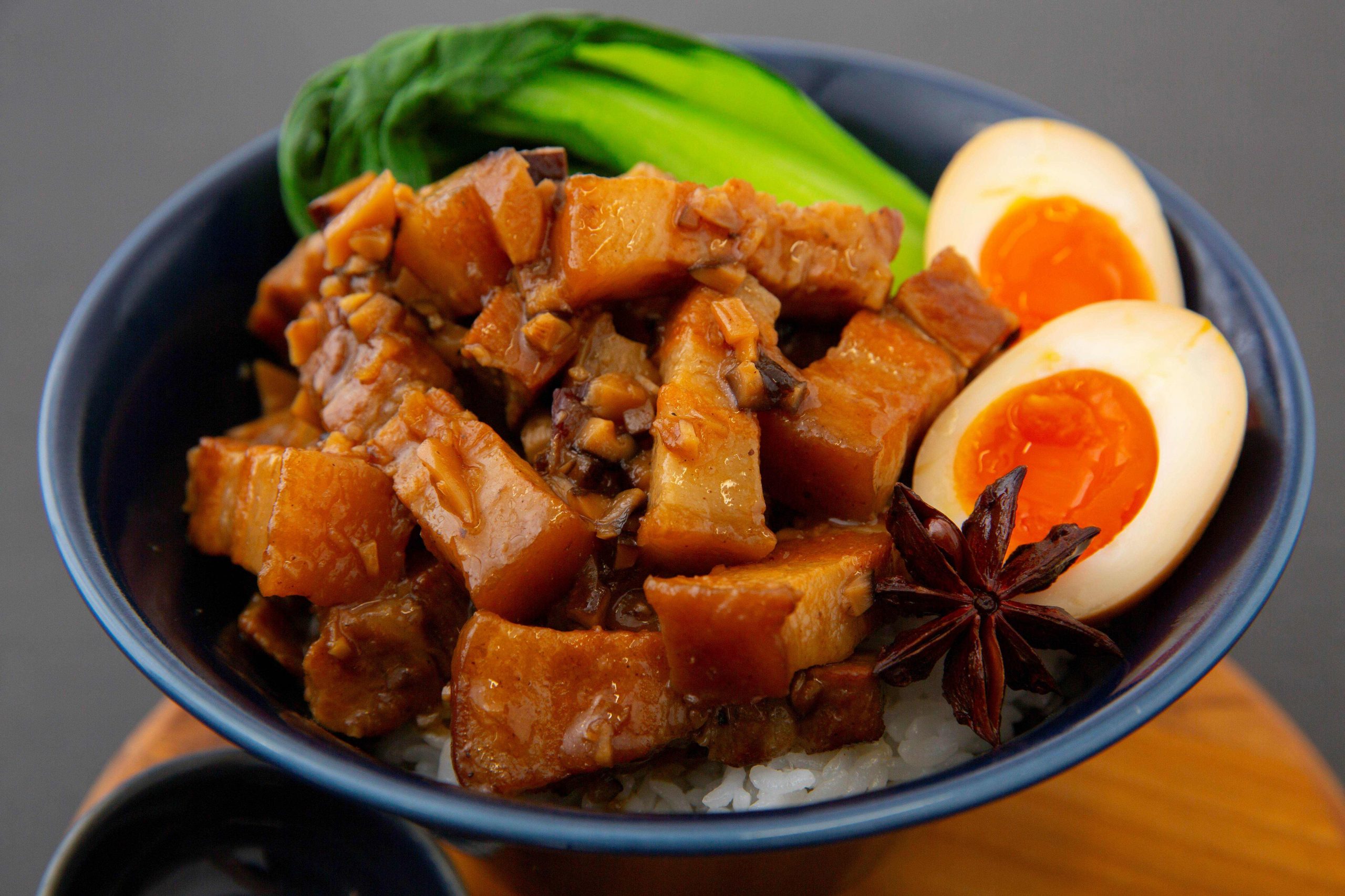 魯肉飯（ルーローハン）