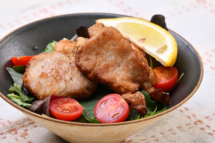 和豚もちぶたレシピ 豚ヒレ肉のこんがり竜田揚げ丼 公開しました ハムや豚肉のギフト 贈り物ならお歳暮やお中元に人気の和豚もちぶた